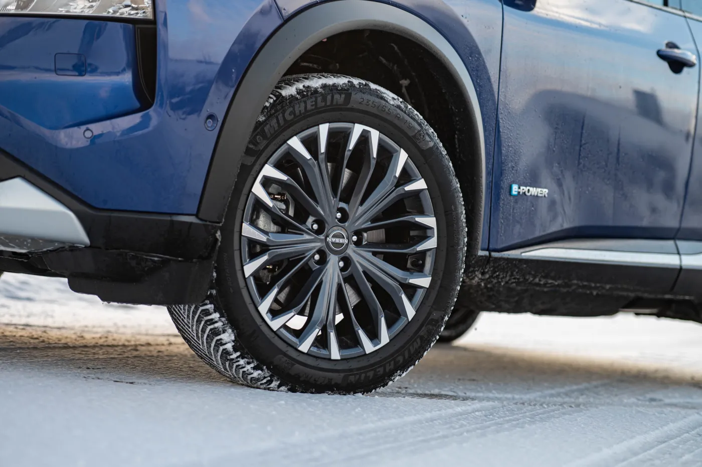 Nowy Nissan jest szybki i wygodny. Cena 21 000 zł w dół