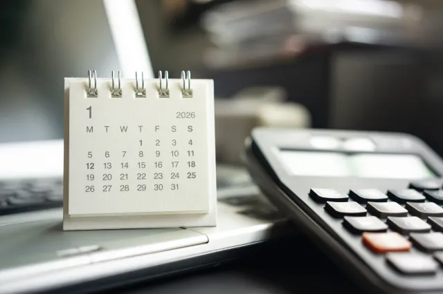 Dni ustawowo wolne od pracy w 2026 i 2027 roku. Jak zaplanować urlop?