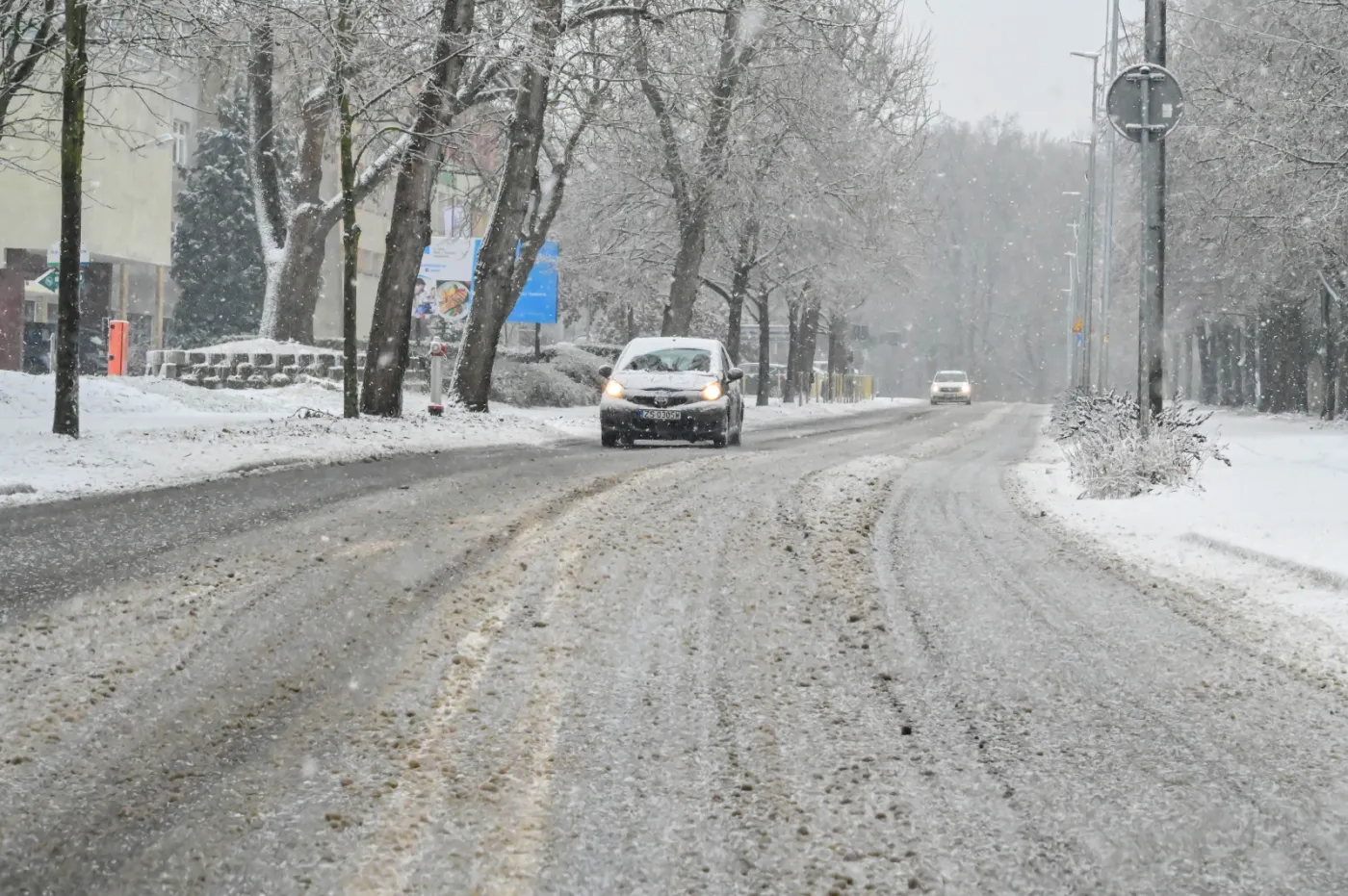 Ekstremalne warunki pogodowe. Wszystkie uczelnie w mieście odwołały zajęcia