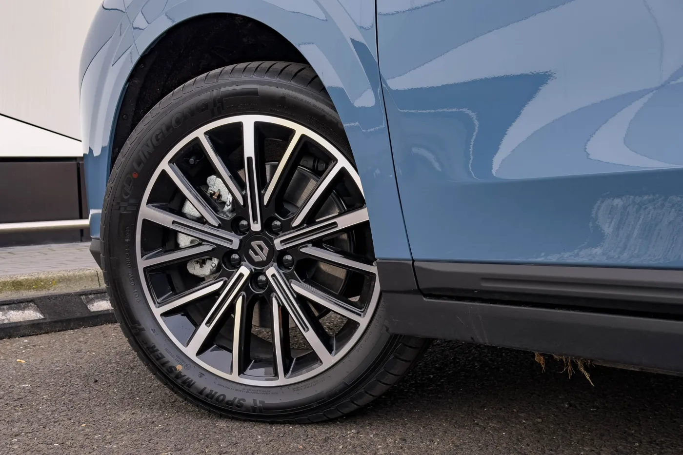 Nowy Leapmotor wjeżdża do Polski. To rodzinny SUV za 79 900 zł