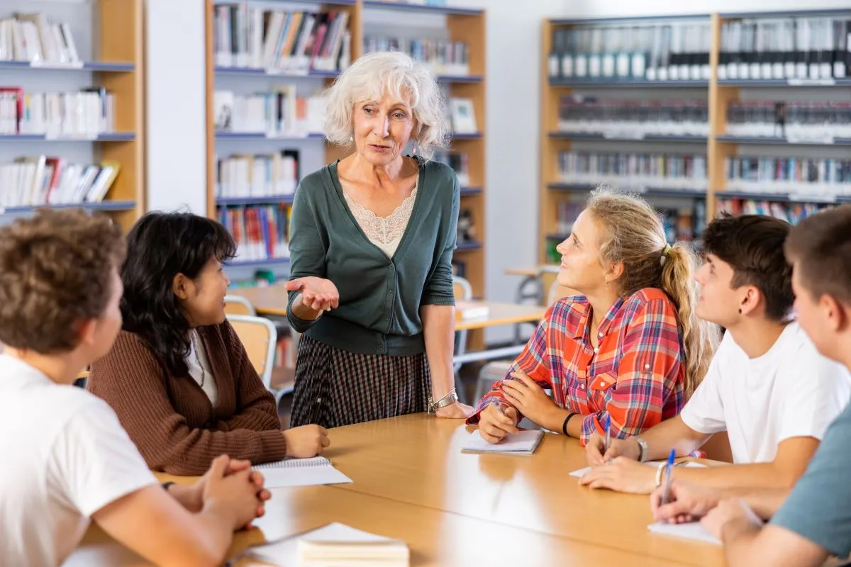 Nauczycielskie świadczenie kompensacyjne 2026. Jakie warunki trzeba spełnić?