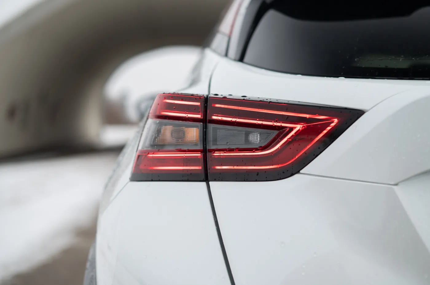 Ten Nissan spala 4,0 l/100 km. Ile kosztuje?