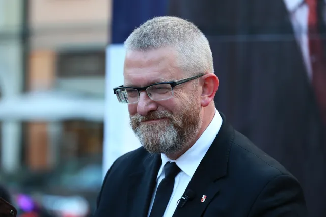 Żurek bierze się za Grzegorza Brauna. Skierował wniosek do PE o uchylenie immunitetu. "Nie ma zgody"