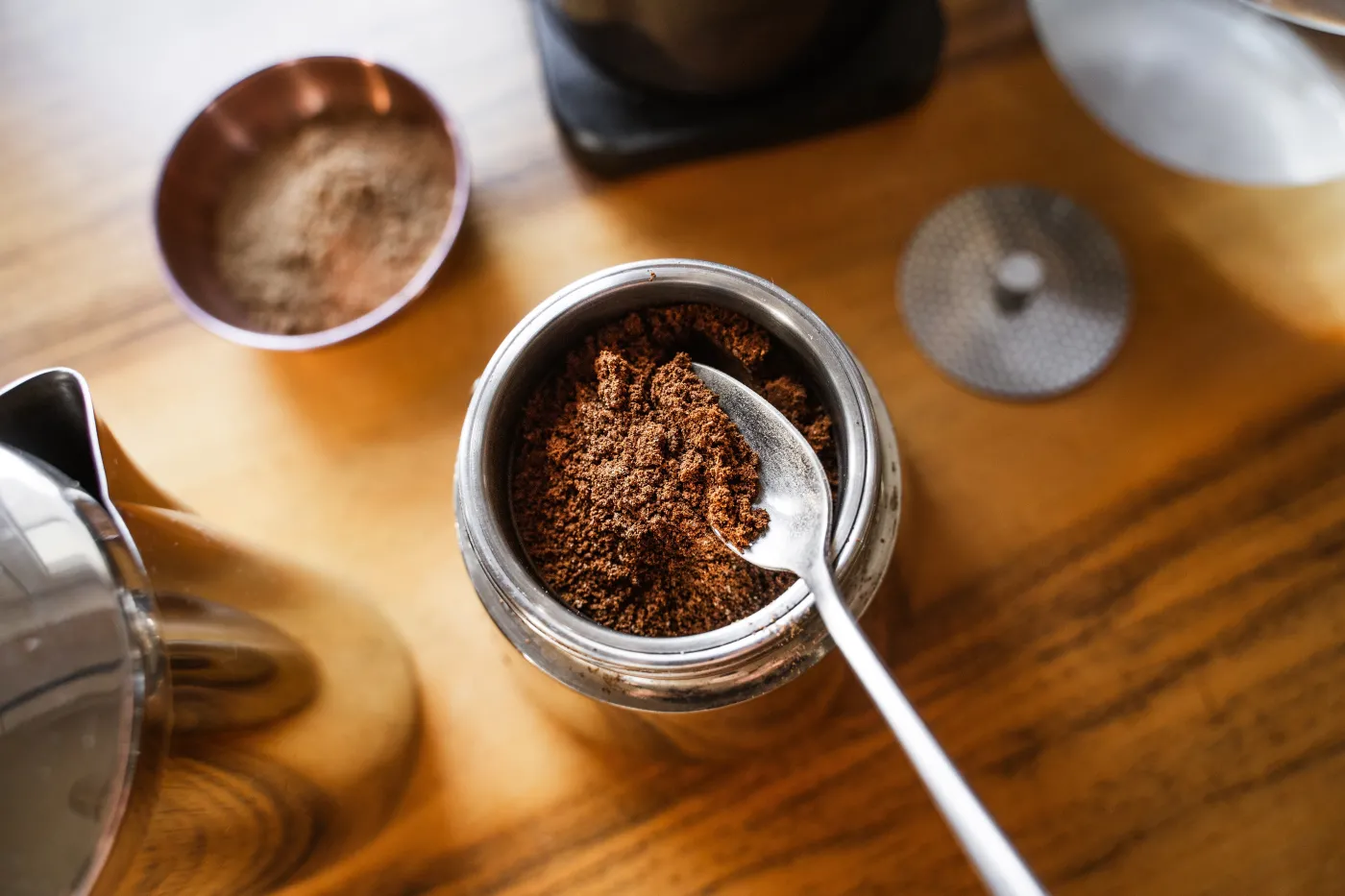 Kawa może spowolnić starzenie? Zaskakujące wyniki badania o wpływie picia kawy na zdrowie psychiczne