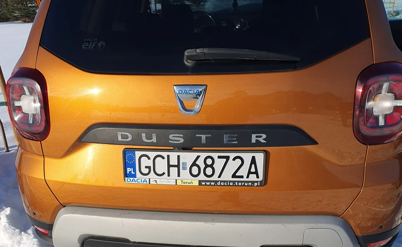 Dacia Duster 1.5 dCi za 25 000 zł, Mercedes za pół ceny. Skarbówka czyści magazyny w marcu