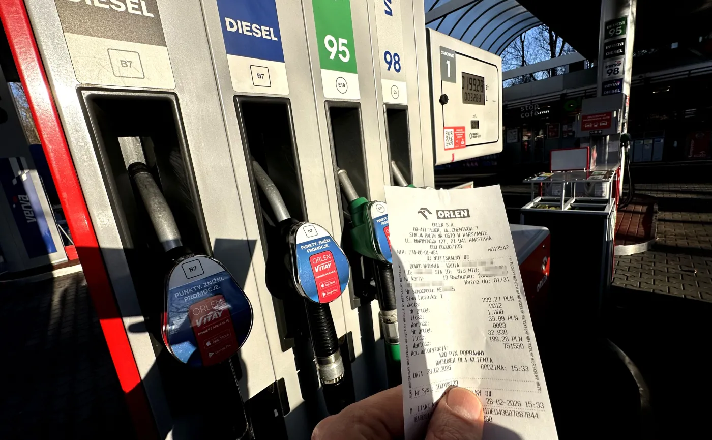 Kto dziś tankuje, ten w cyrku się nie śmieje. Od 1 marca zmiany na stacjach, cena benzyny to zimny prysznic