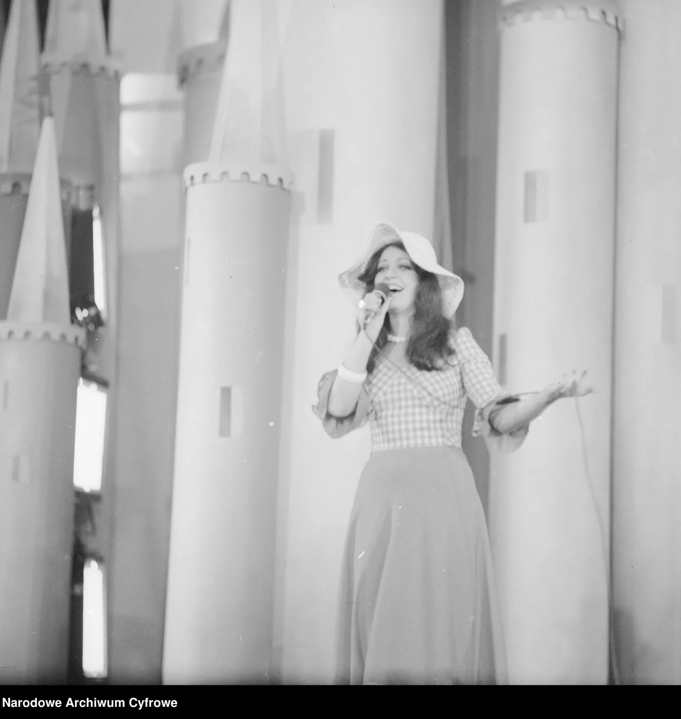 "Tyle słońca w całym mieście". QUIZ z piosenkami Janusza Kondratowicza. Śpiewała je cała Polska. 10/15 zdobędziesz bez problemu