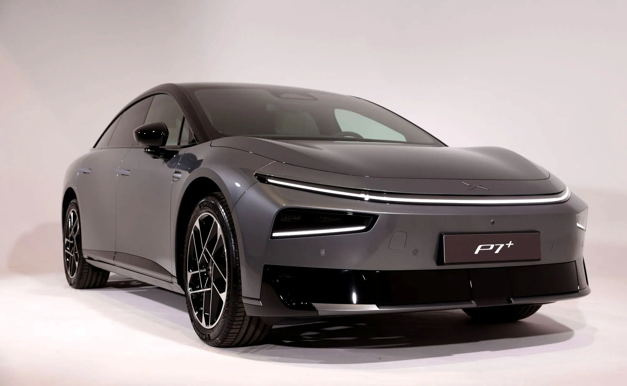 Tak wygląda elegancki hit dla rodziny. Cena? Nokaut. Nowy XPENG P7+ to zupełnie inna liga