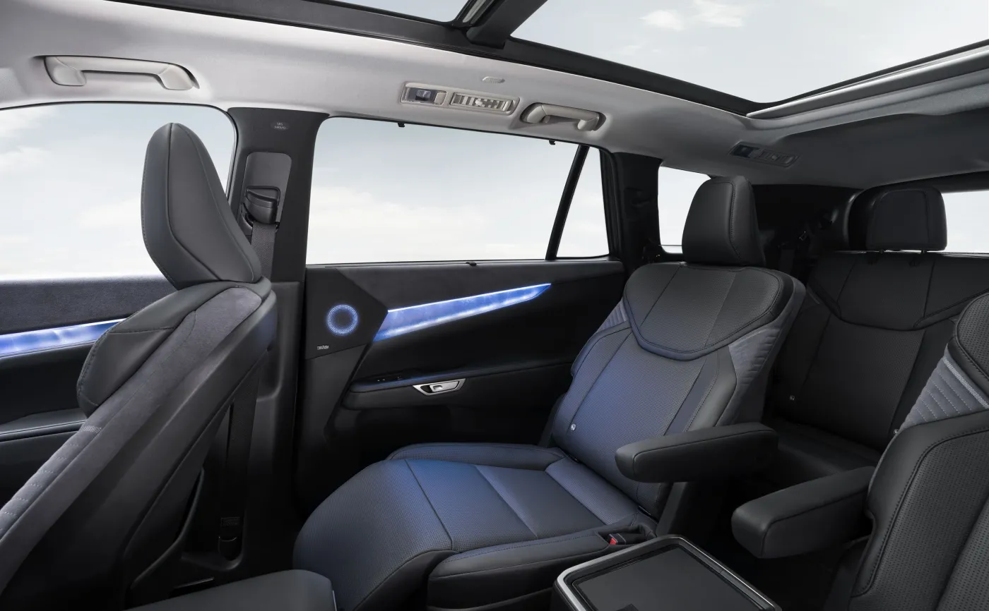 nowy-lexus-tz-39137077.jpg