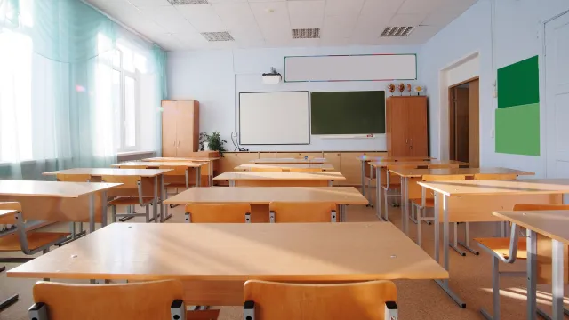 MEN podało datę. Wakacje 2026 zaczną się wcześniej [HARMONOGRAM]