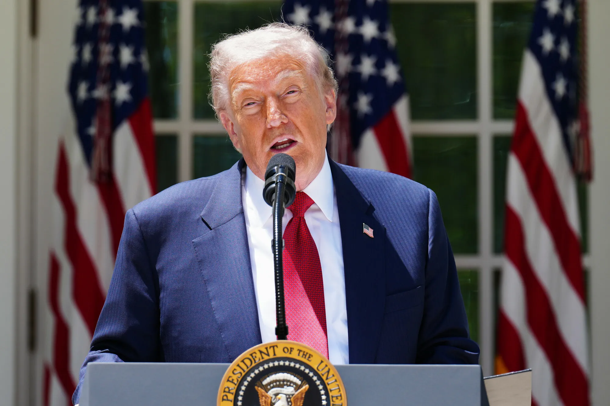 Trump o kulisach uwolnienia Poczobuta. "Mój przyjaciel Nawrocki poprosił mnie o pomoc"