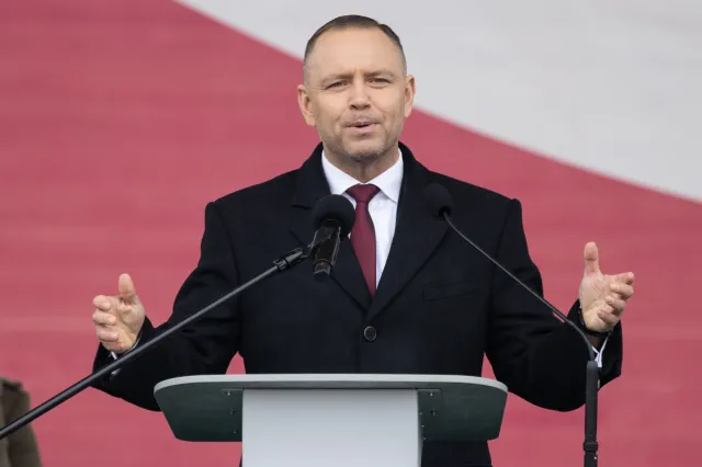 Karol Nawrocki bije na głowę Donalda Tuska. Polacy odpowiedzieli na jedno pytanie w sondażu