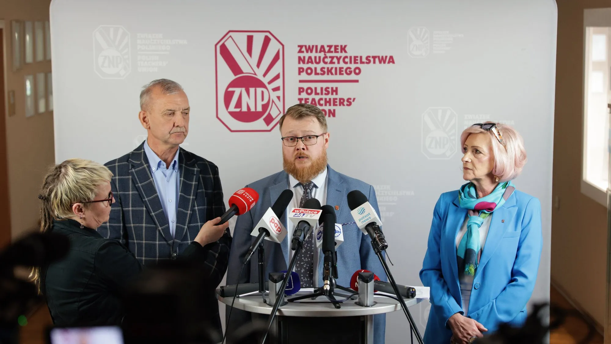 "Nieprawidłowości przy obliczaniu wynagrodzeń". ZNP apeluje do nauczycieli