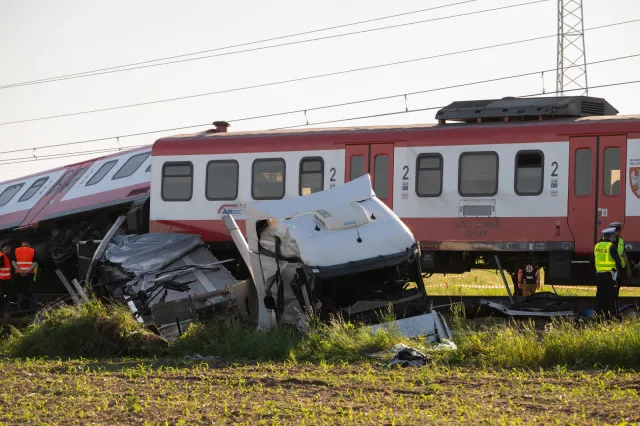 Tragedia na przejeździe pod Rogoźnem. Nowe informacje po katastrofie w Garbatce