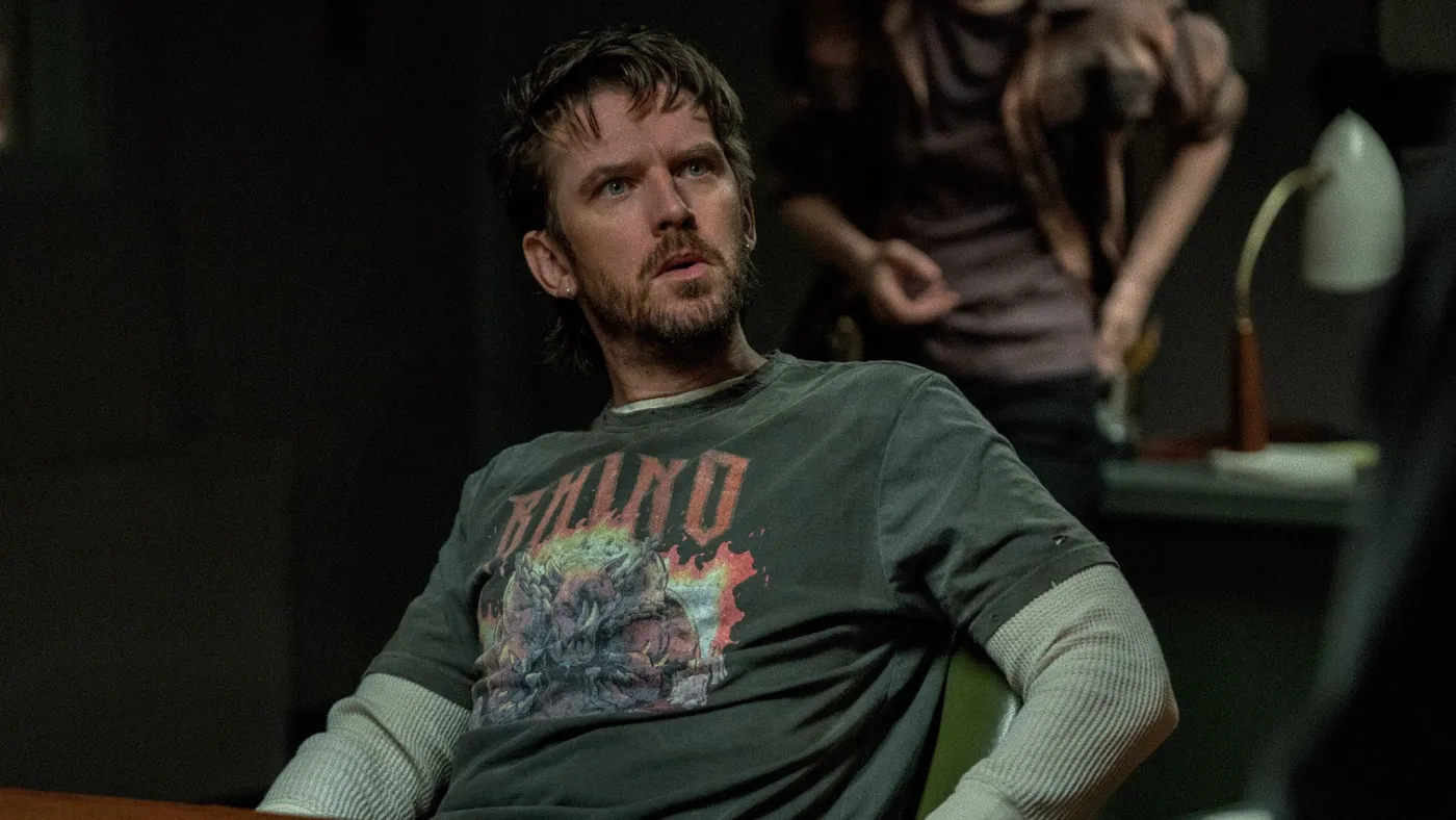 Dan Stevens w serialu "Terror: Devil in Silver"