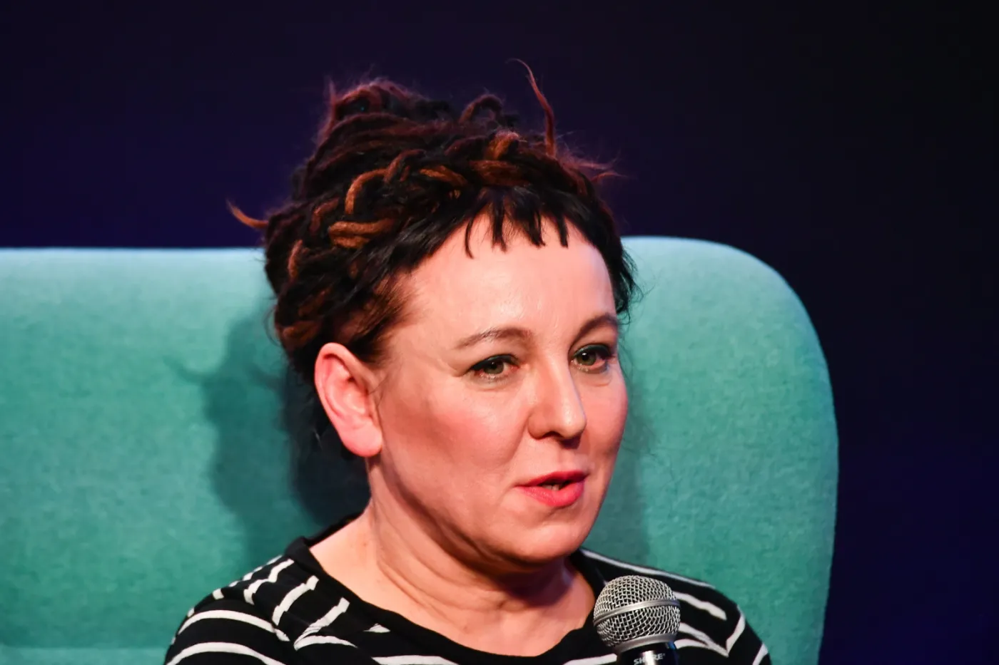 Olga Tokarczuk: Czy już nigdy nie będę mogła anonimowo buszować po lumpeksach?