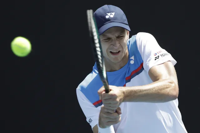 Australian Open: Hurkacz jedną nogą był już za burtą. Potem wygrał trzy sety z rzędu