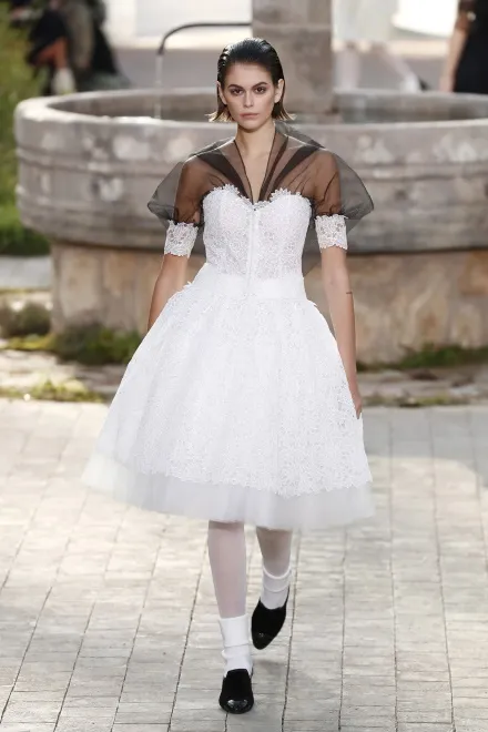 kaia-gerber-3-12573338.jpg