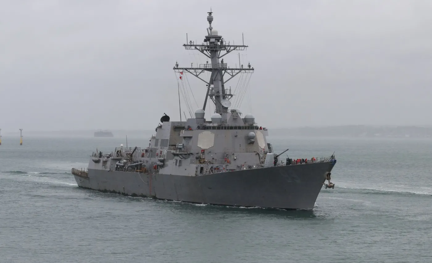 Incydent na morzu. Rosyjski okręt "agresywnie zbliżył się" do amerykańskiego niszczyciela. WIDEO