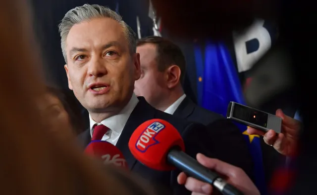 Szef sztabu Biedronia: Pieniądze nie wygrywają kampanii wyborczej