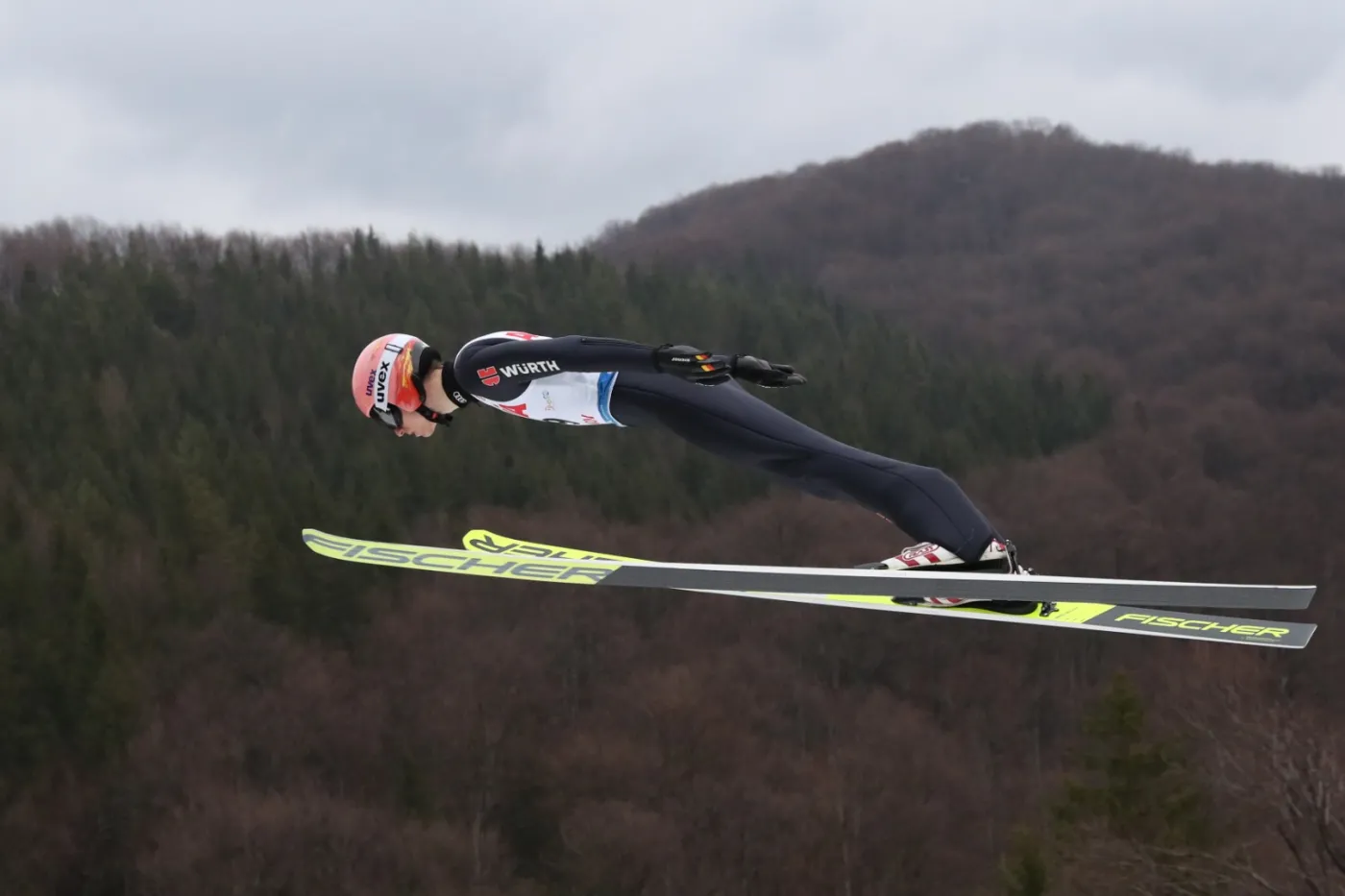 PŚ w skokach: Geiger wygrywa w Rumunii. Trzech Polaków w "10" [WYNIKI I KLASYFIKACJA]