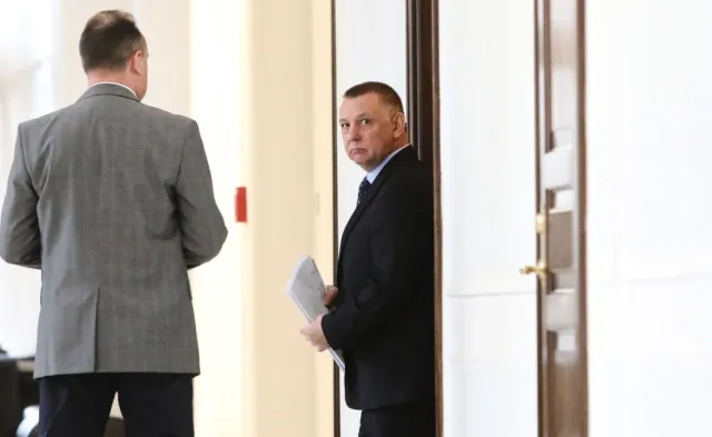 Pełnomocnik o Banasiu: Ma ograniczone zaufanie do banku, chce się mieć pieniądze pod ręką