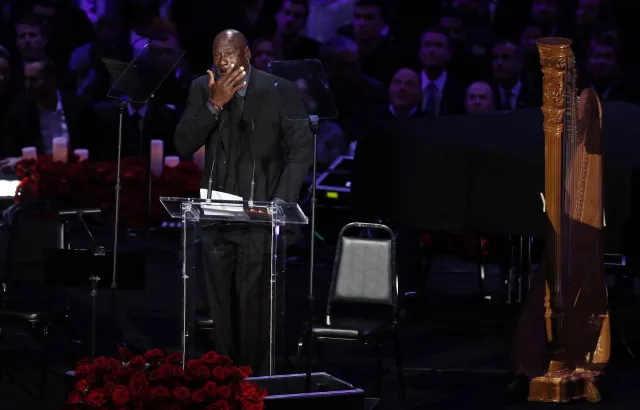 Tłumy żegnały Kobe'ego Bryanta. Michael Jordan nie mógł powstrzymać łez