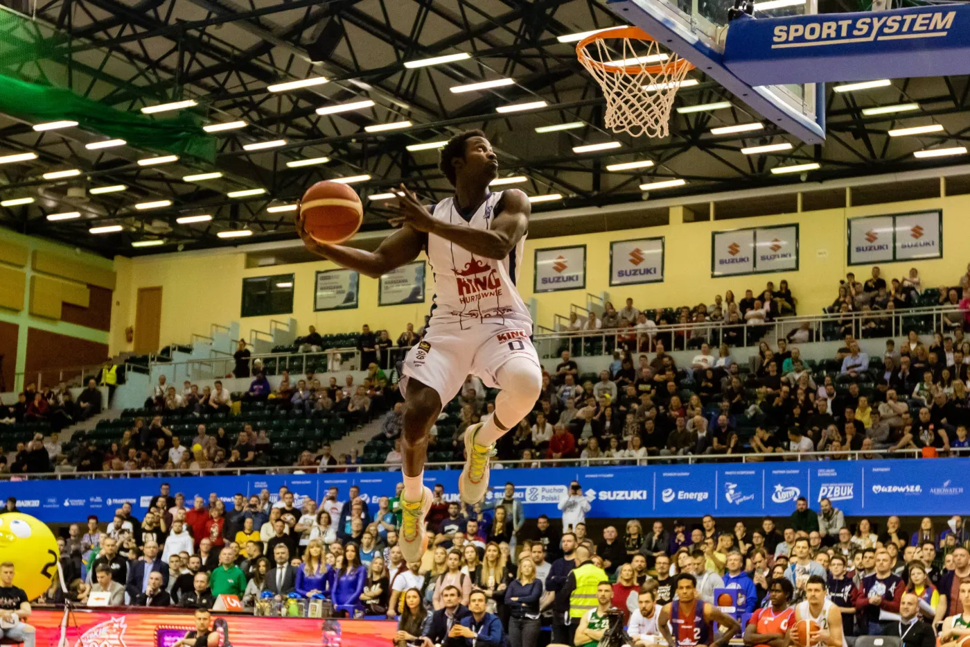 Davis zwycięzcą konkursu wsadów, Hicks najcelniej rzucał za "trzy"