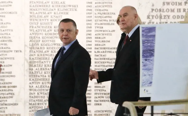 Banaś spotkał się z pokrzywdzonymi w aferze GetBack. "Muszą być wyciągnięte poważne wnioski"