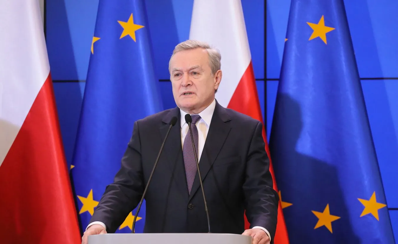 Kina, teatry, muzea, opery, filharmonie zamknięte. "Zamieniamy podawanie ręki na podawanie łokcia" 