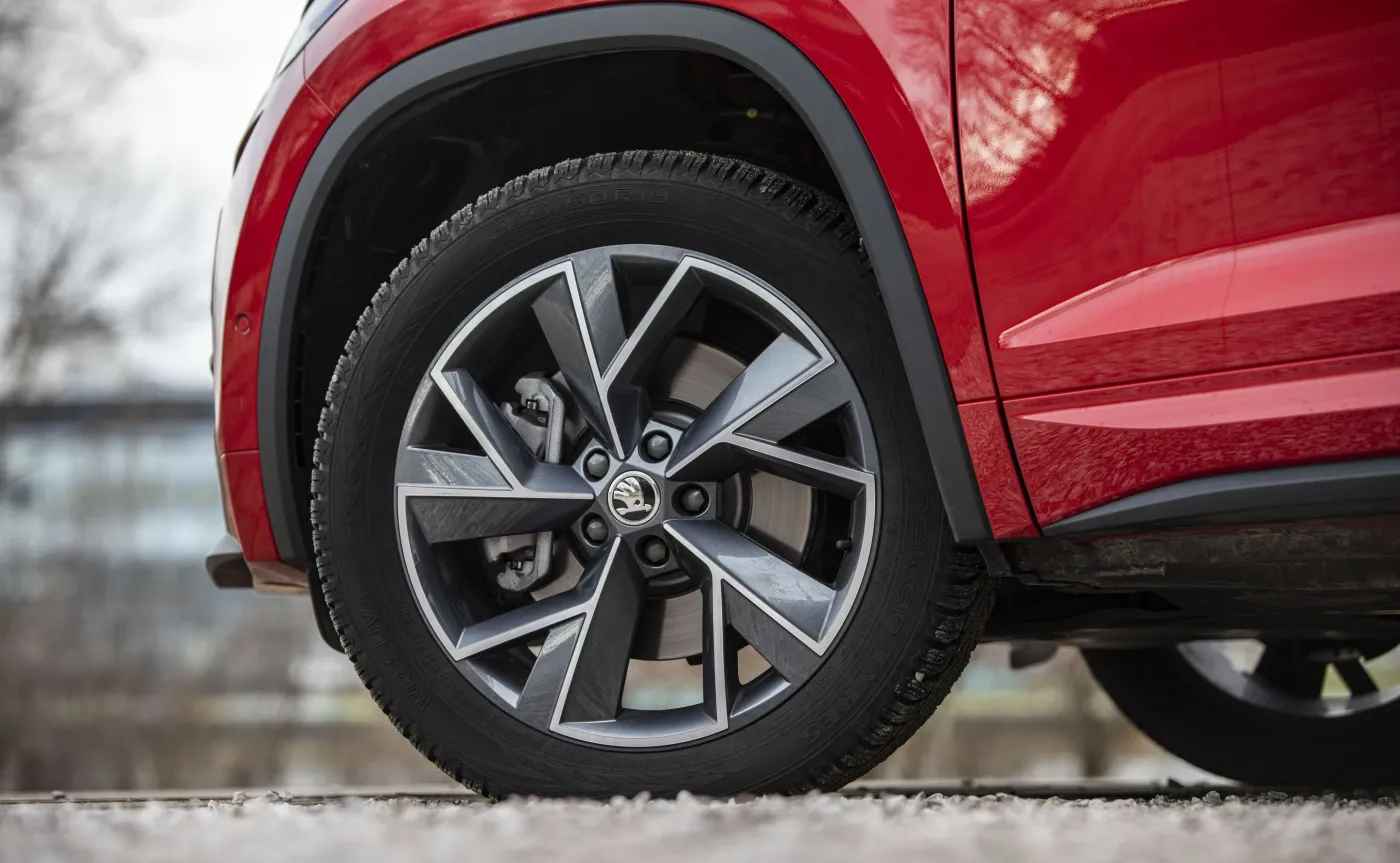 Skoda napędem 4x4 kradnie show. Uwierzyło już ponad milion kierowców