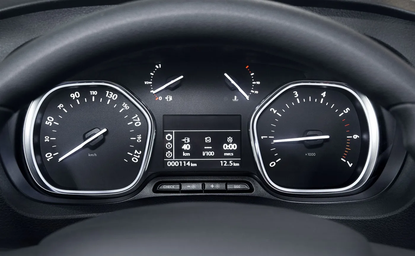 Toyota w Polsce daje samochody szpitalom walczącym z koronawirusem