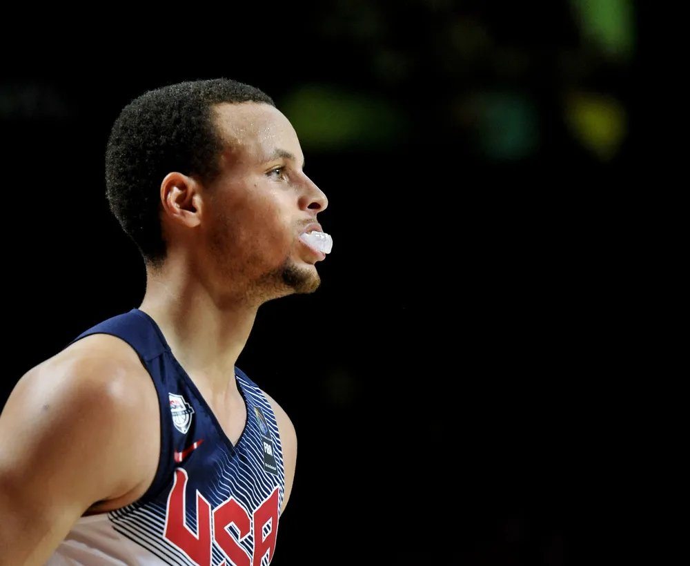 Liga NBA: Stephen Curry liderem pod względem sprzedaży koszulek