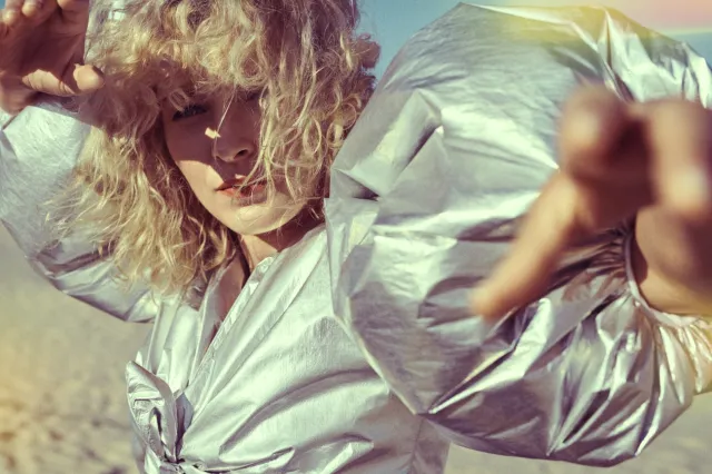 Mela Koteluk i płyta "Migawka". Inne, lepsze oblicze polskiego popu. Warto było czekać. [RECENZJA]