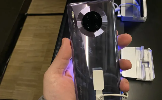 Mate 30 Pro w Polsce. Bez aplikacji Google'a i w bardzo ograniczonej ilości