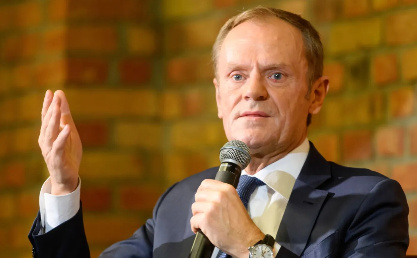 Tusk: Od paru lat Polska "systematycznym i zamaszystym krokiem" występuje z UE