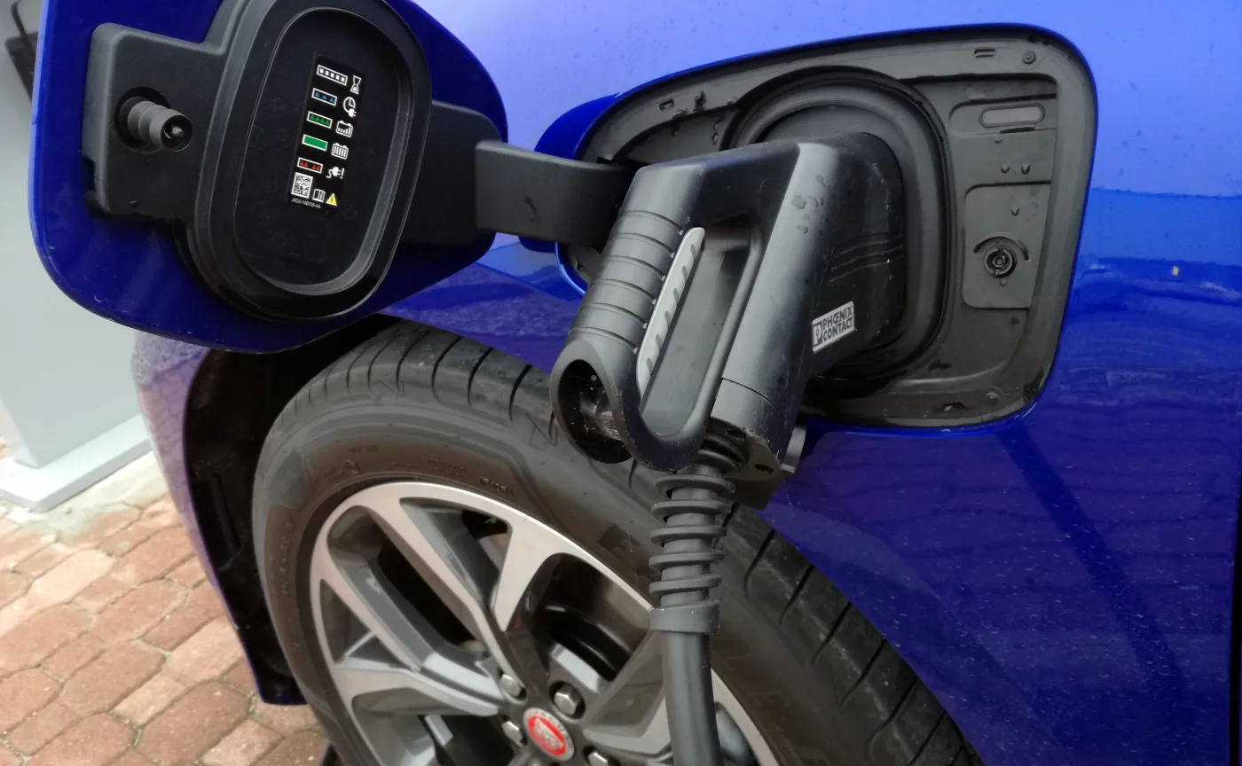 Autem elektrycznym swobodnie przejedziesz Polskę. Kiedy i jakim cudem?