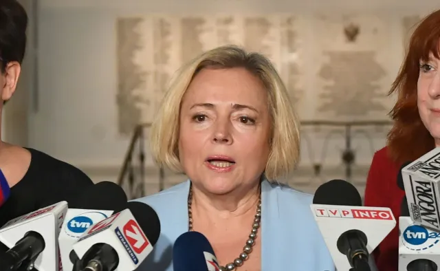 Polityczka, posłanka, prezydentka. Sprawa "żeńskich końcówek" wraca do Sejmu