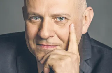 publicysta ekonomiczny,  prezes Fundacji Przyjazny Kraj