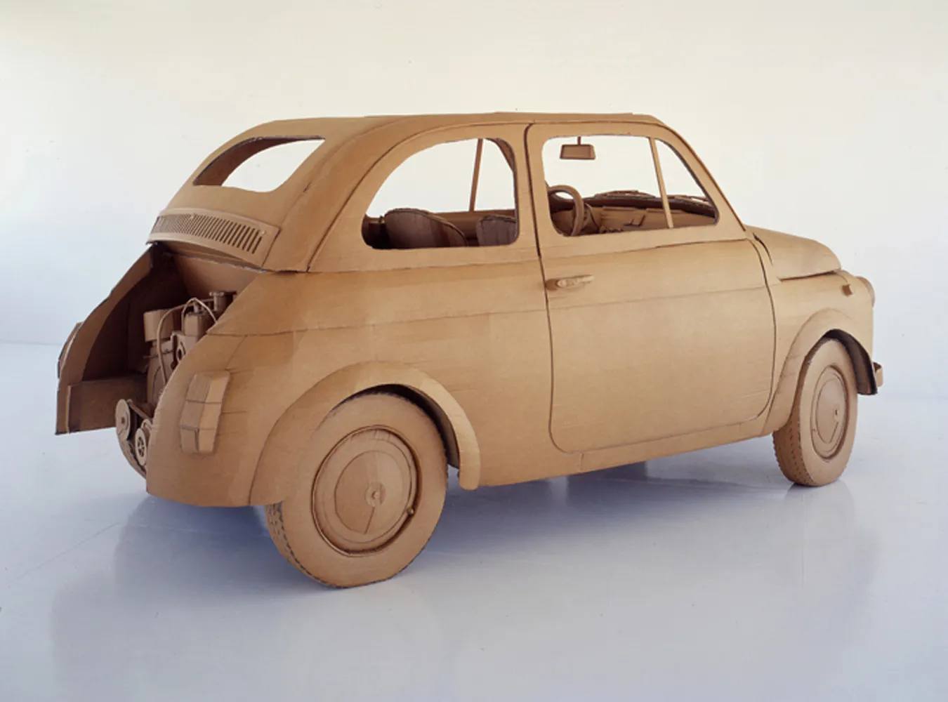 Kartonowa sztuka Chrisa Gilmoura