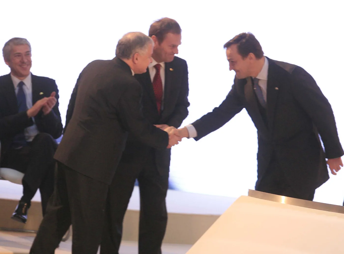 W unijnej broszurze zabrakło prezydenta