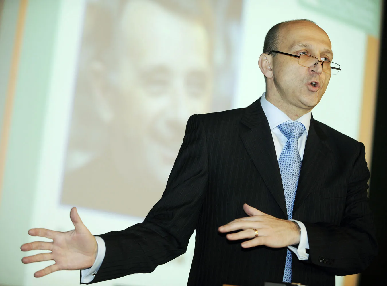 Marcinkiewicz wykłada dla przyszłych liderów