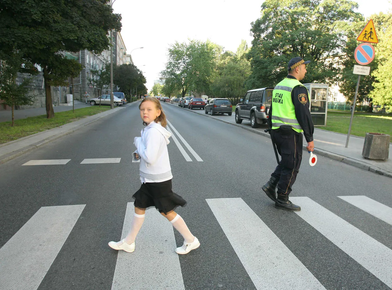 Dzieci narażają życie, idąc do szkoły