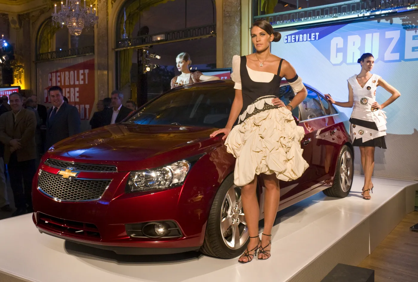 fr_cruze_126566a_622880.jpg
