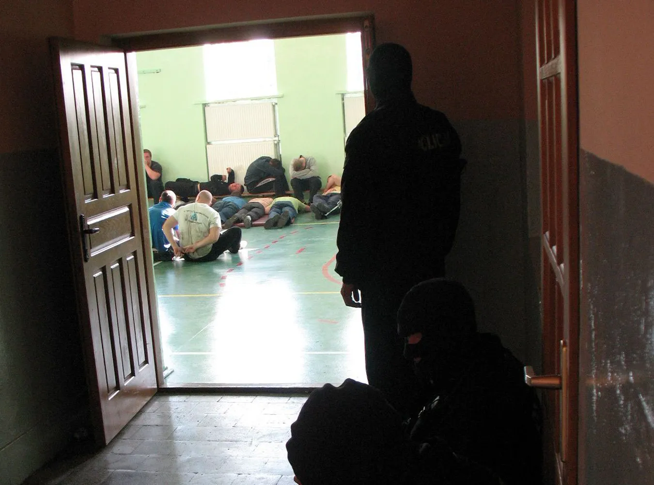 Kibole umówili się na bitwę w lesie