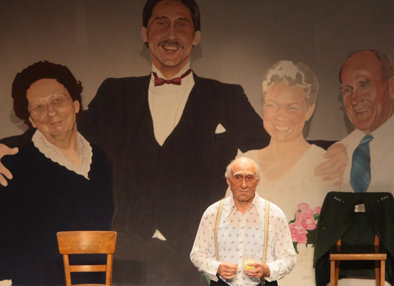 "Ojcowie" Hermanisa: apoteoza przez ośmieszenie