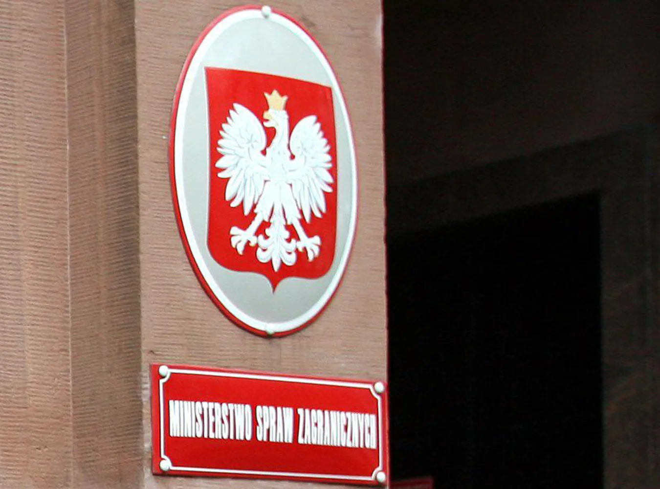 Ministerstwo Spraw Zagranicznych bez kontaktu ze światem