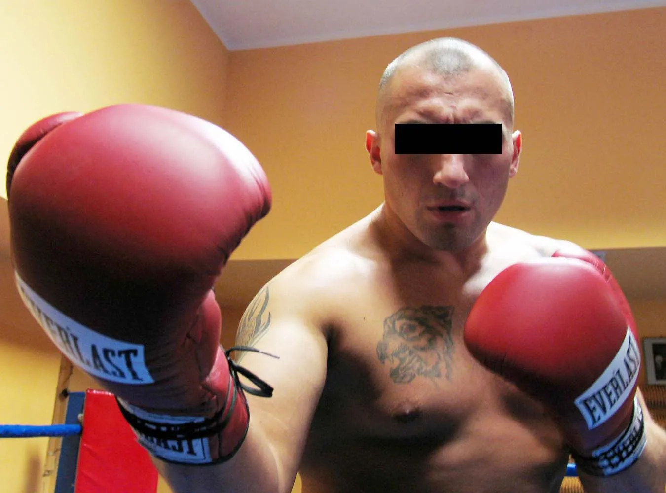 Bokser Marcin N. nie przyszedł do sądu, bo występuje w Big Brotherze