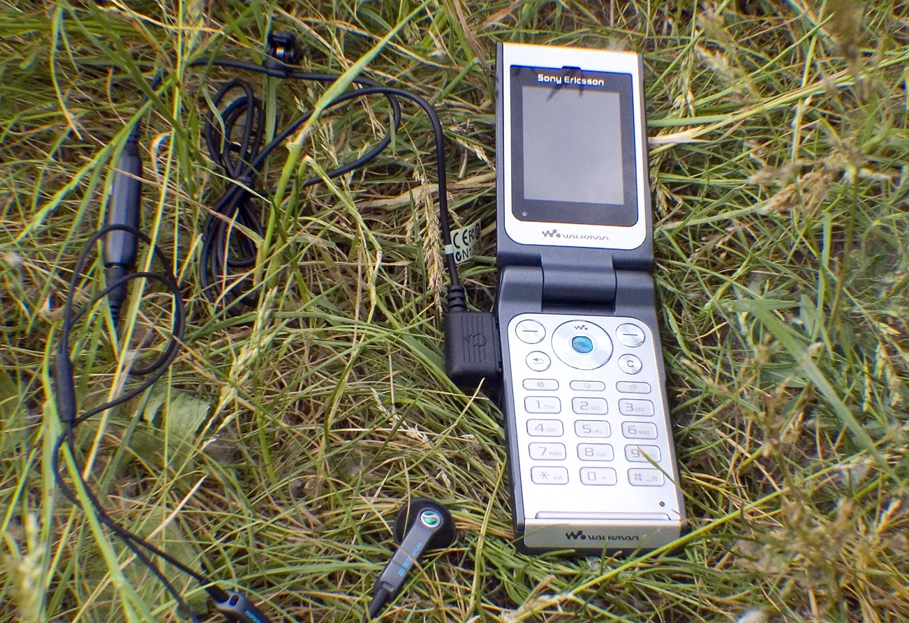 Muzyczny Sony-Erricsson W380 - naturalne dźwięki za niewielkie pieniądze