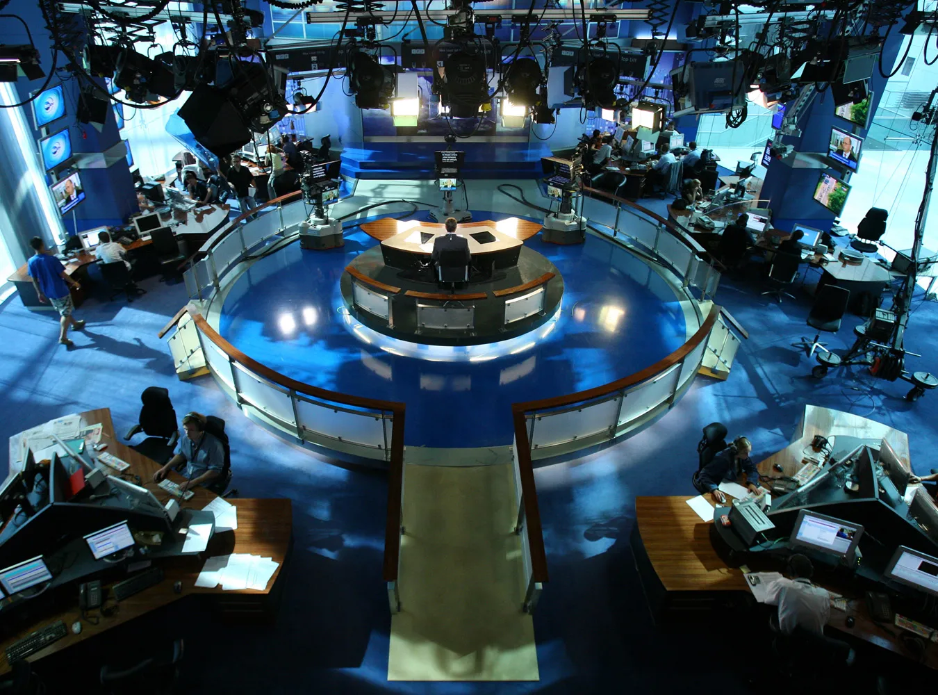 21.07.2006 Warszawa

Ul. Wiertnicza siedziba telewizji TVN. Redakcja TVN 24.

nz studio telewizyjne w ktorym realizowany jest program

Fot. Wojciech Grzedzinski